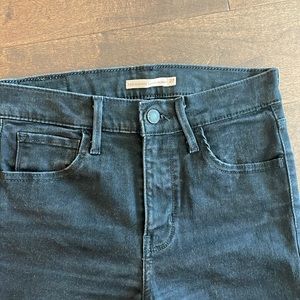 Levi’s 720 High Rise Super Skinny size 27